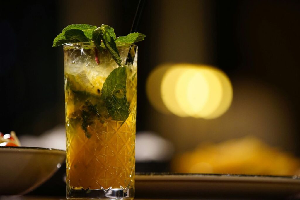 Nealkoholinis kavos ir mėtų Mojito